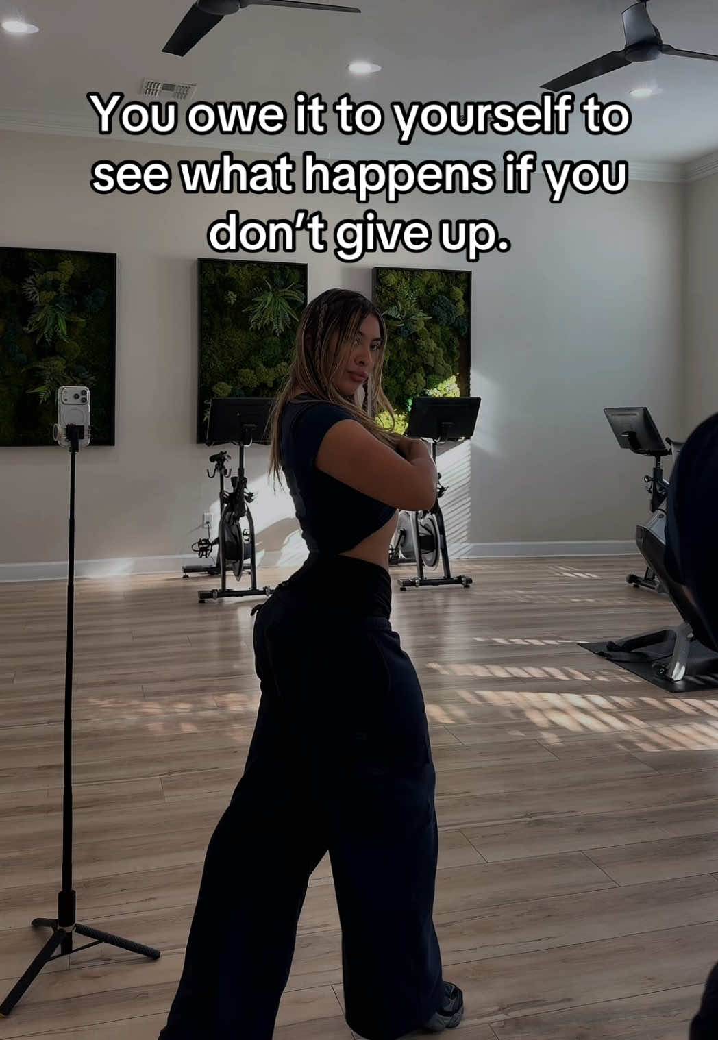 @Emily | Gym • Cars • Life