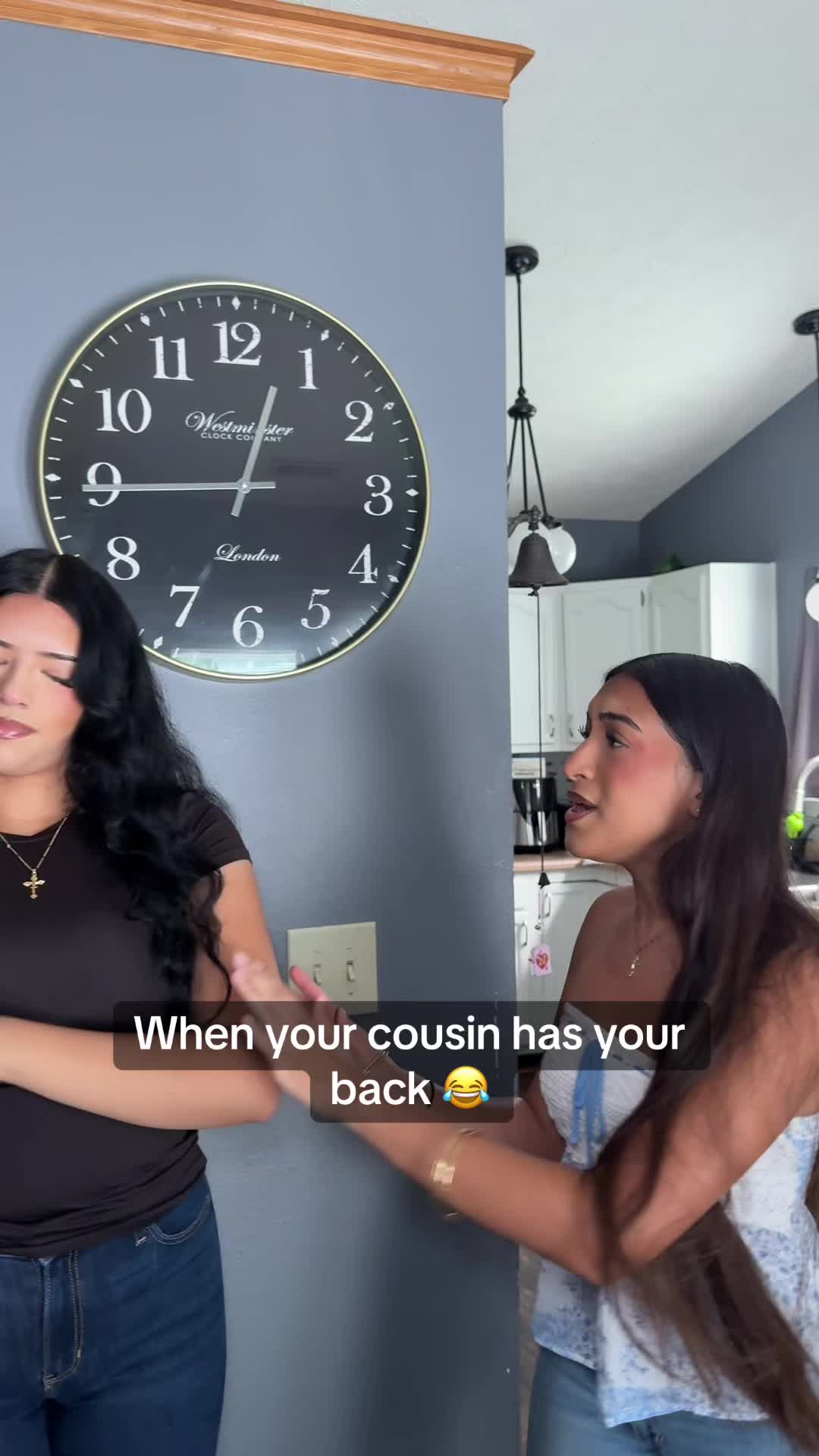@Hermanas&ensp;V