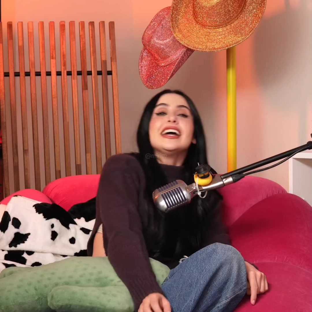 @𝘔𝘪𝘳𝘪 ఌ