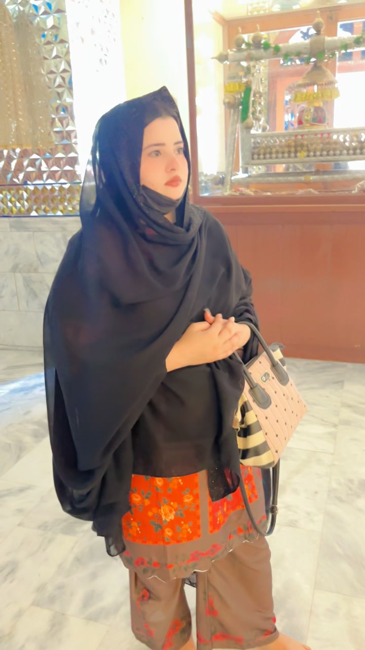 @Aira Khan