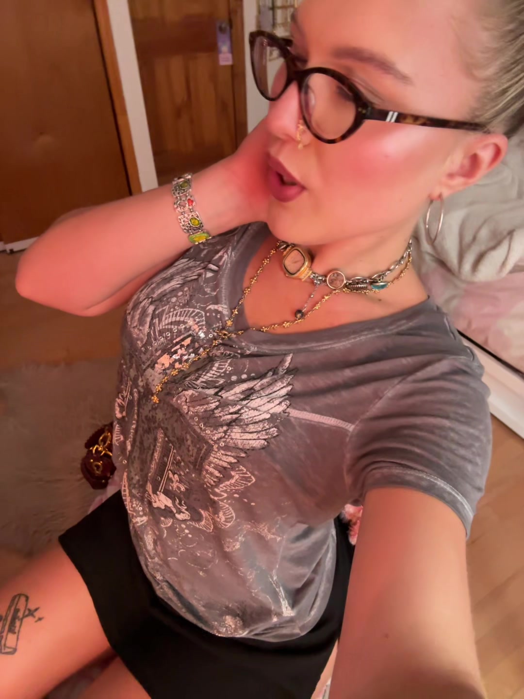 @leavesloneczkoalone
