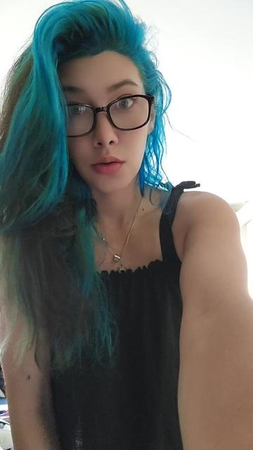 @Thegirlwiththecursemark
