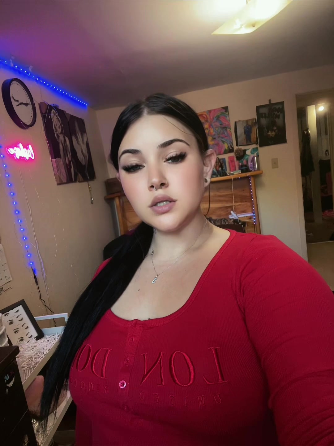 @Its_not_taylor🥀🤍🖤