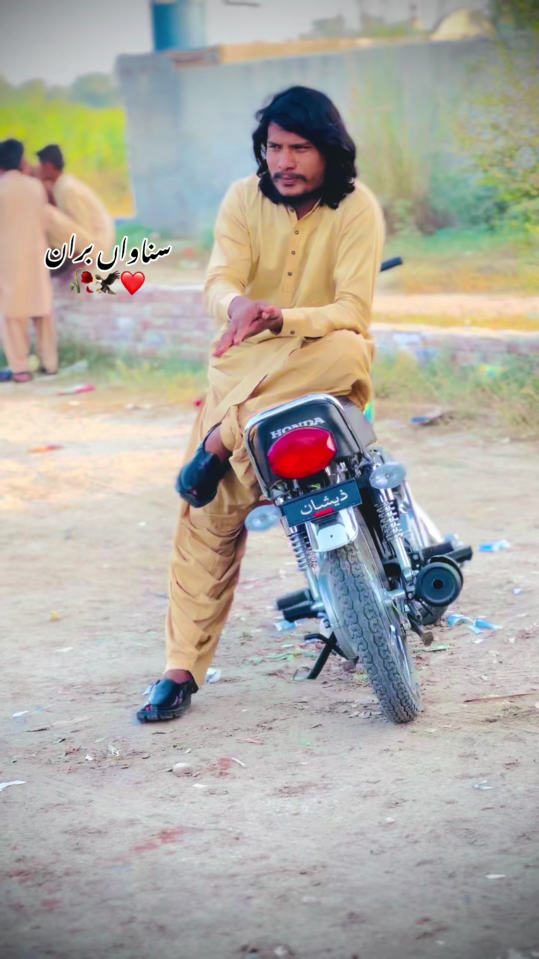 @ذیشان حیدر