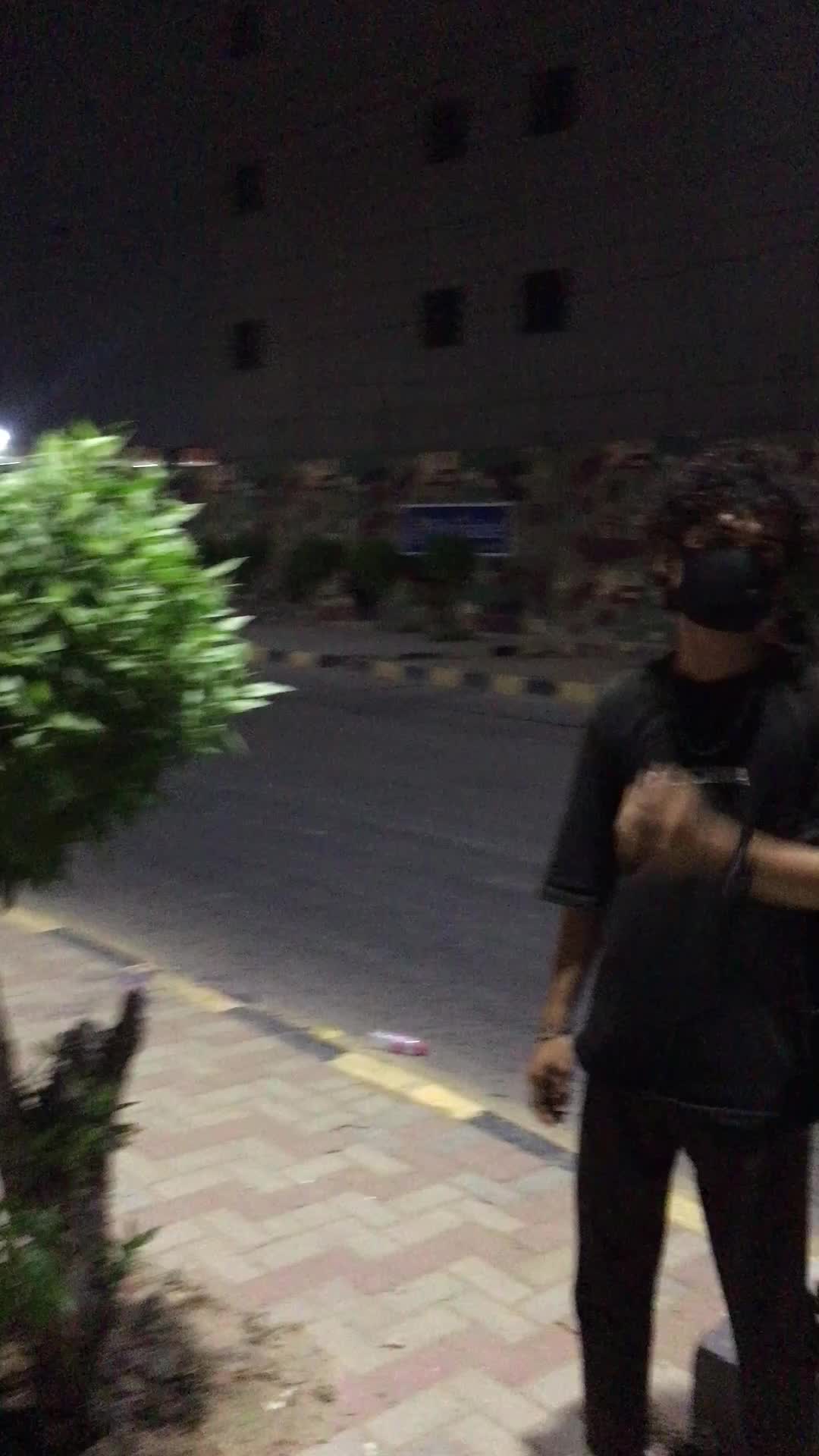 @حمزہ🤑