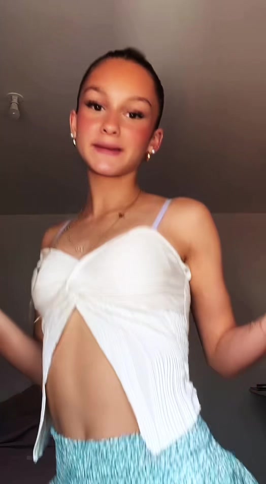 @Capucyneeee