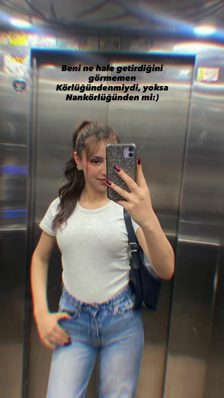 @𝘙.𝘌