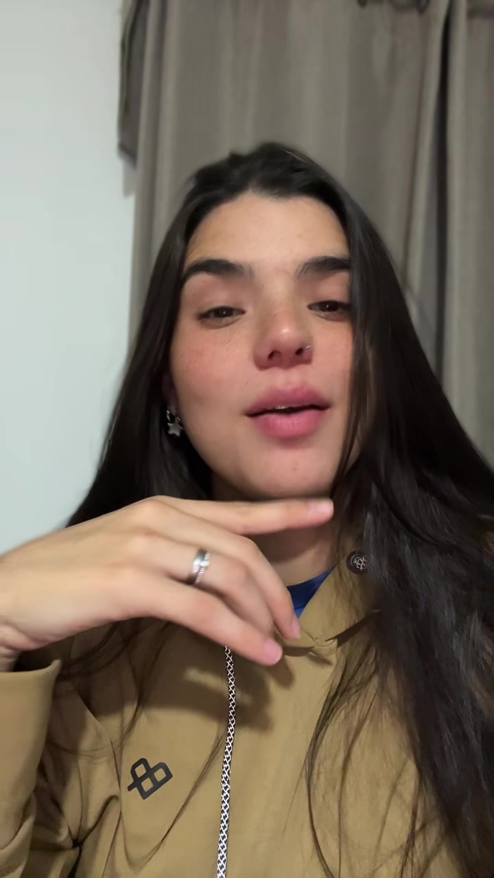 @Lacolii