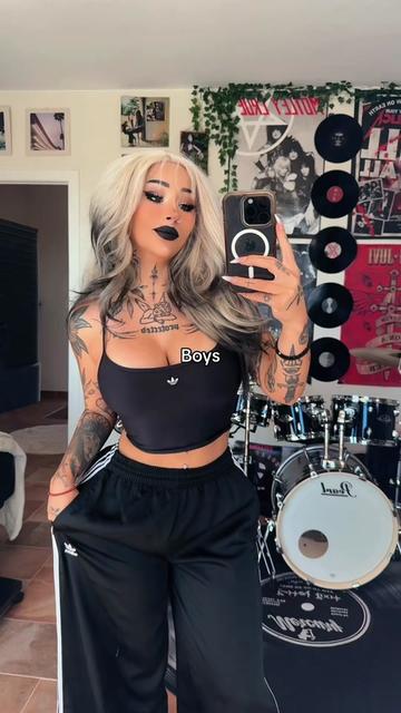 @Em🖤