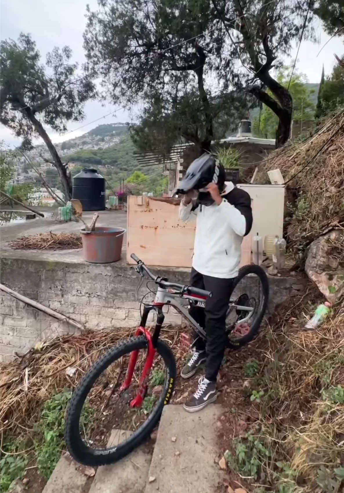 @Sebas Sotelo 🚵🏽 📽️