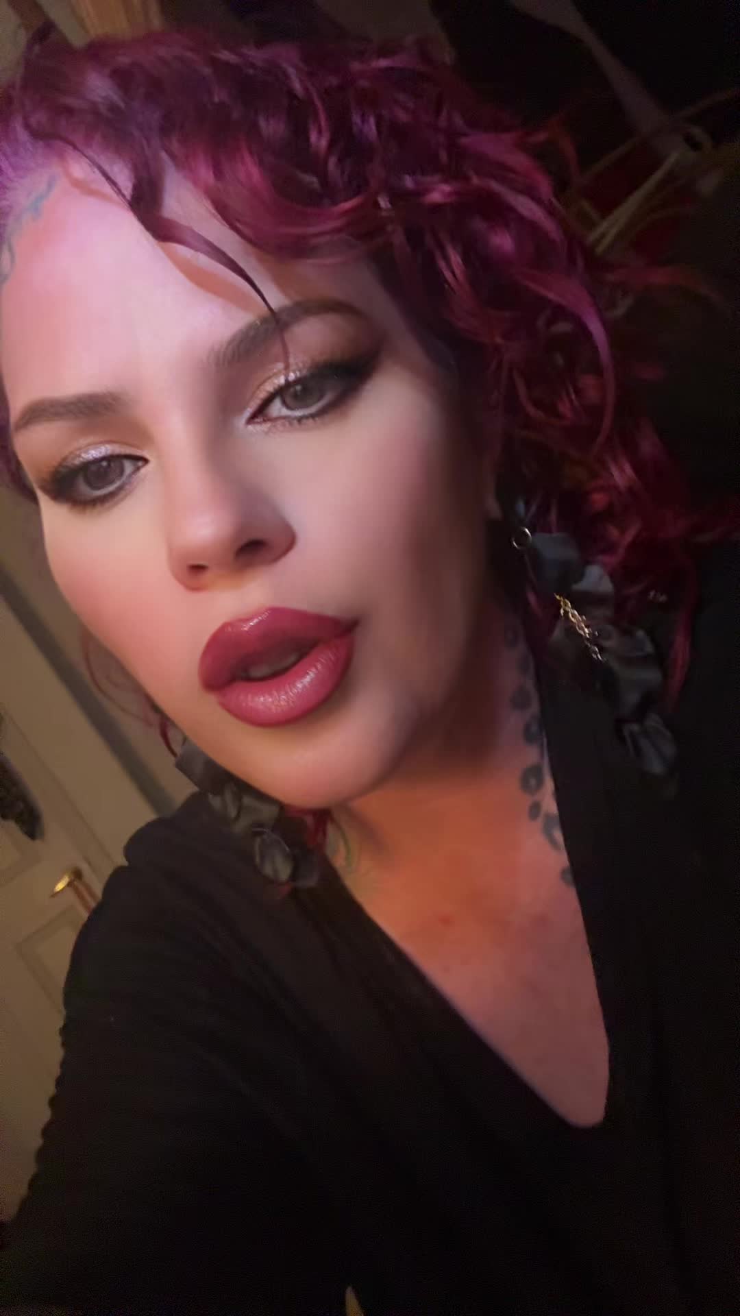 @CaptainBella