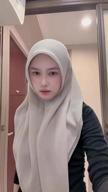 @hllnda_