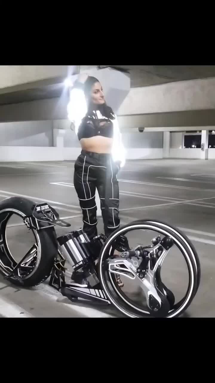@Jrat Custom E-Bikes