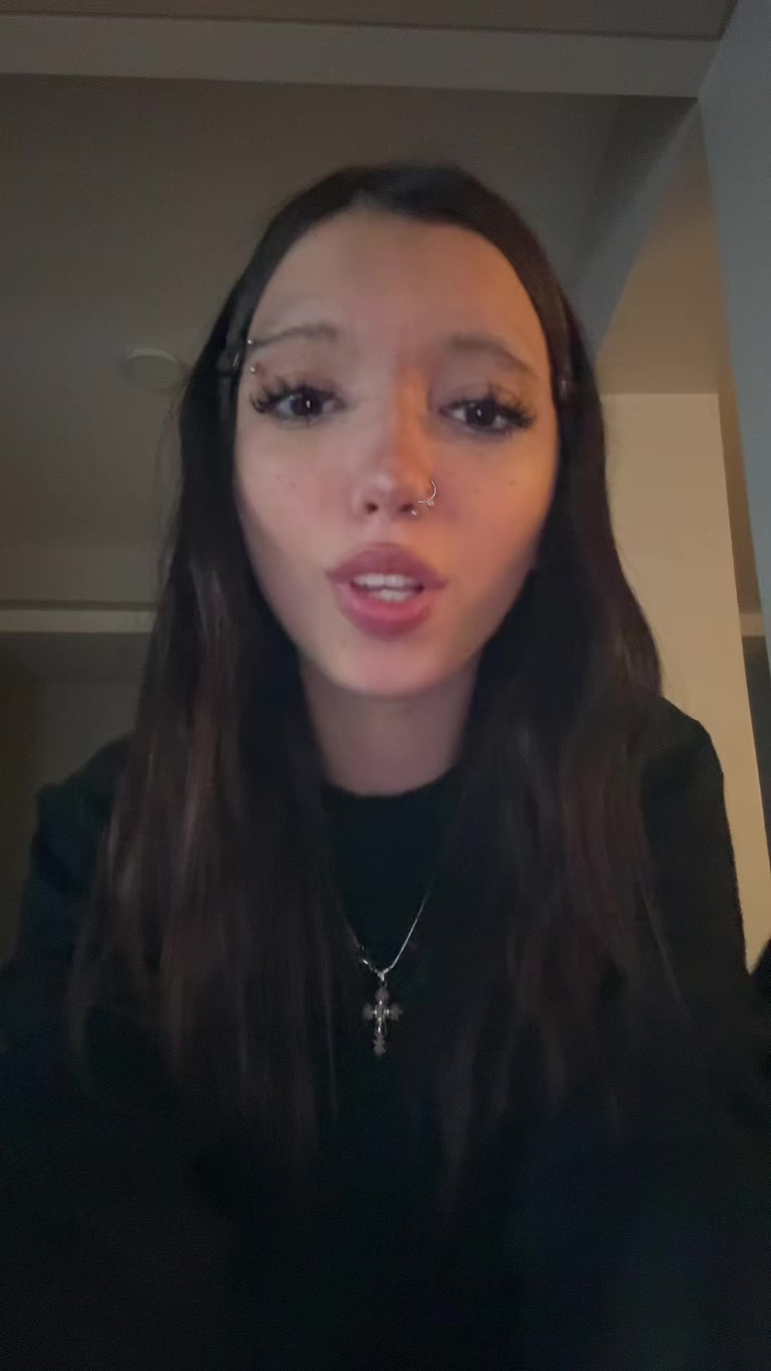 @Poli
