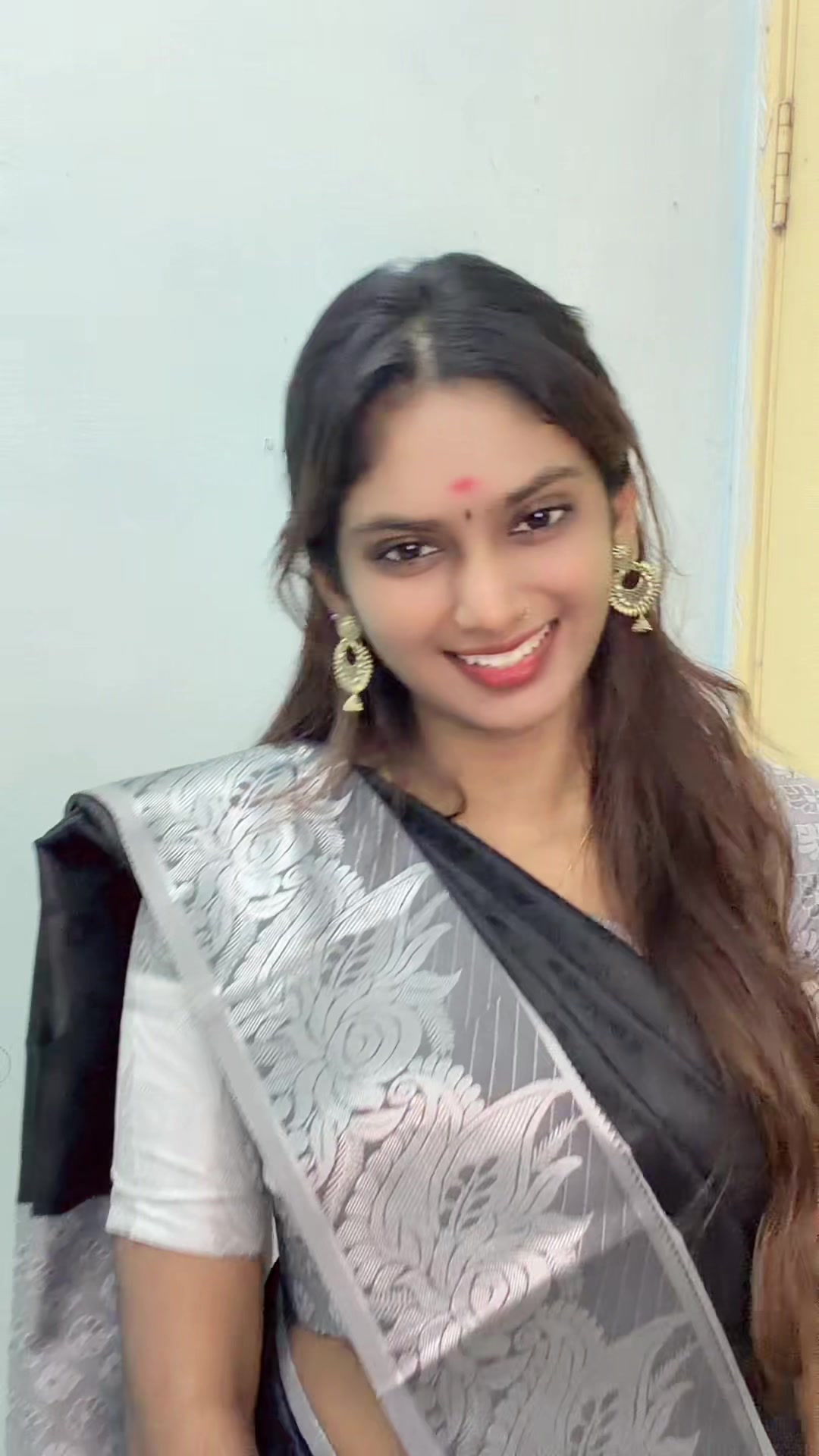 @Thivya 🤍