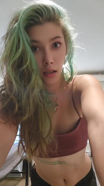 @Thegirlwiththecursemark
