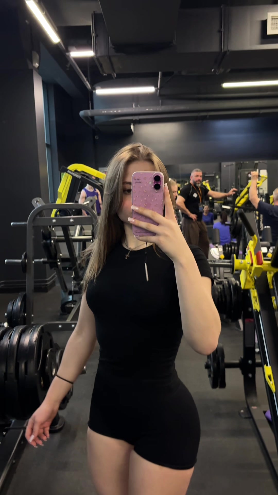 @_viknixx