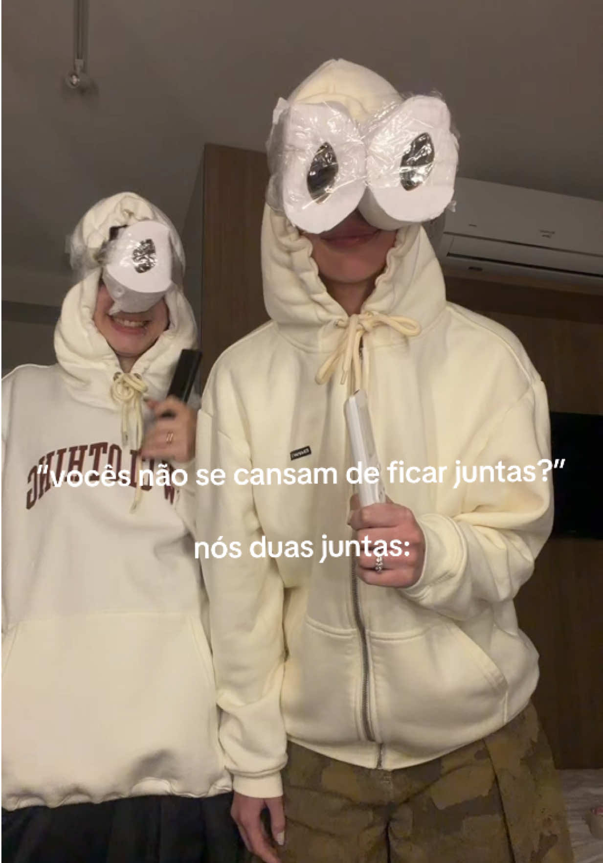 @Vit&oacute;ria Mondoni