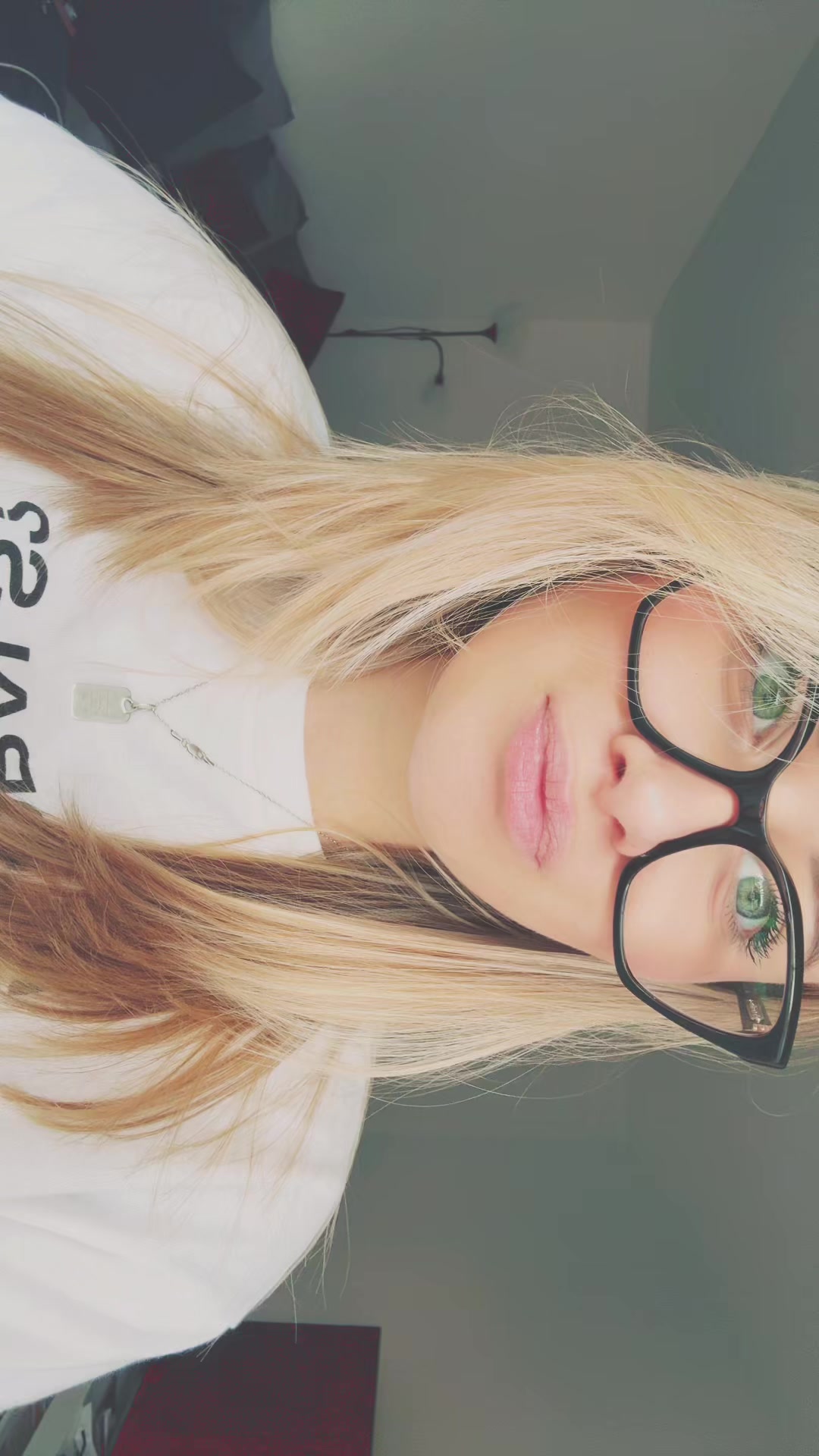 @𝑉𝑎𝑙𝑒𝑟𝑖𝑎 🐾