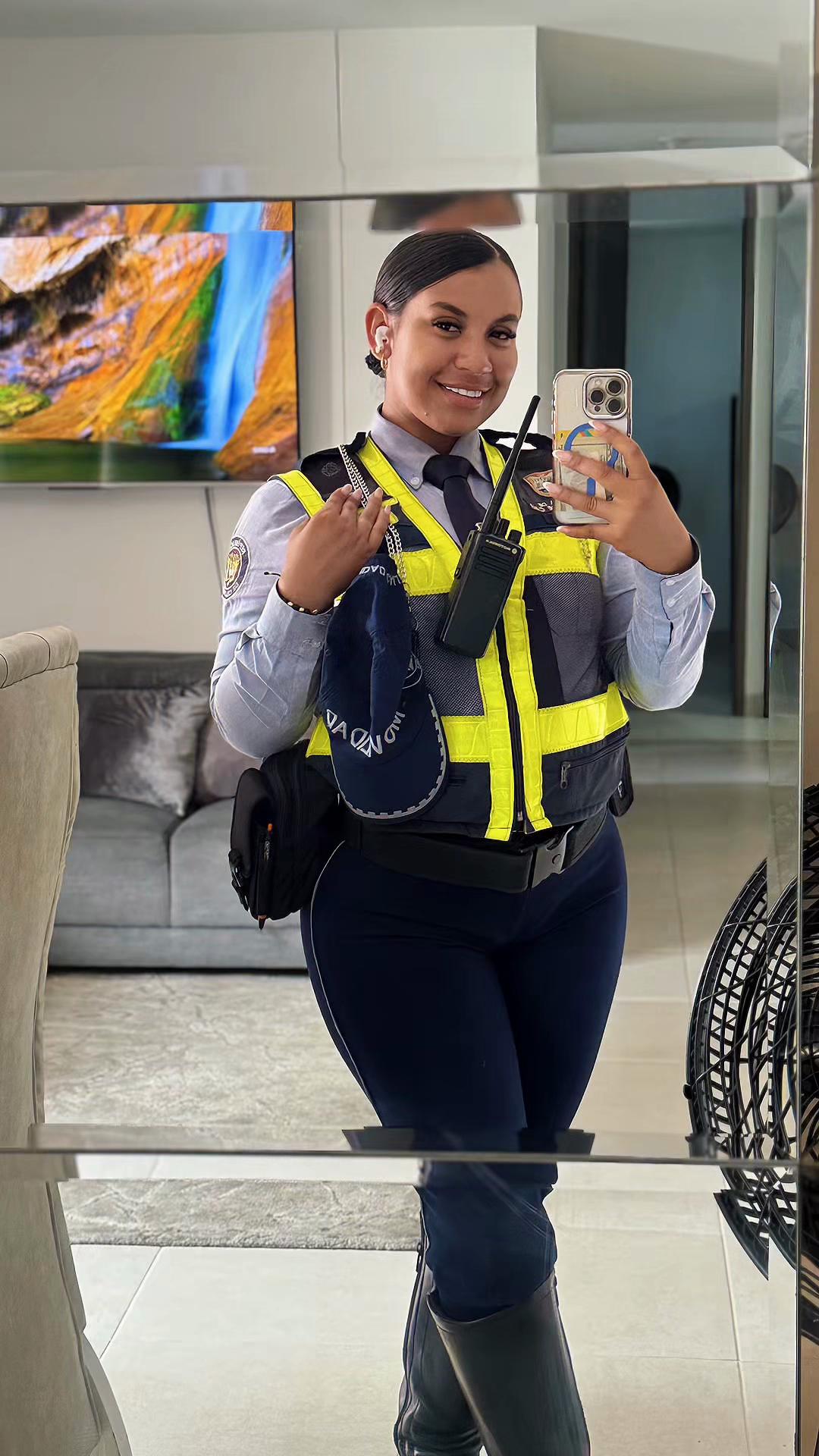 @Alison correa🦦🤎