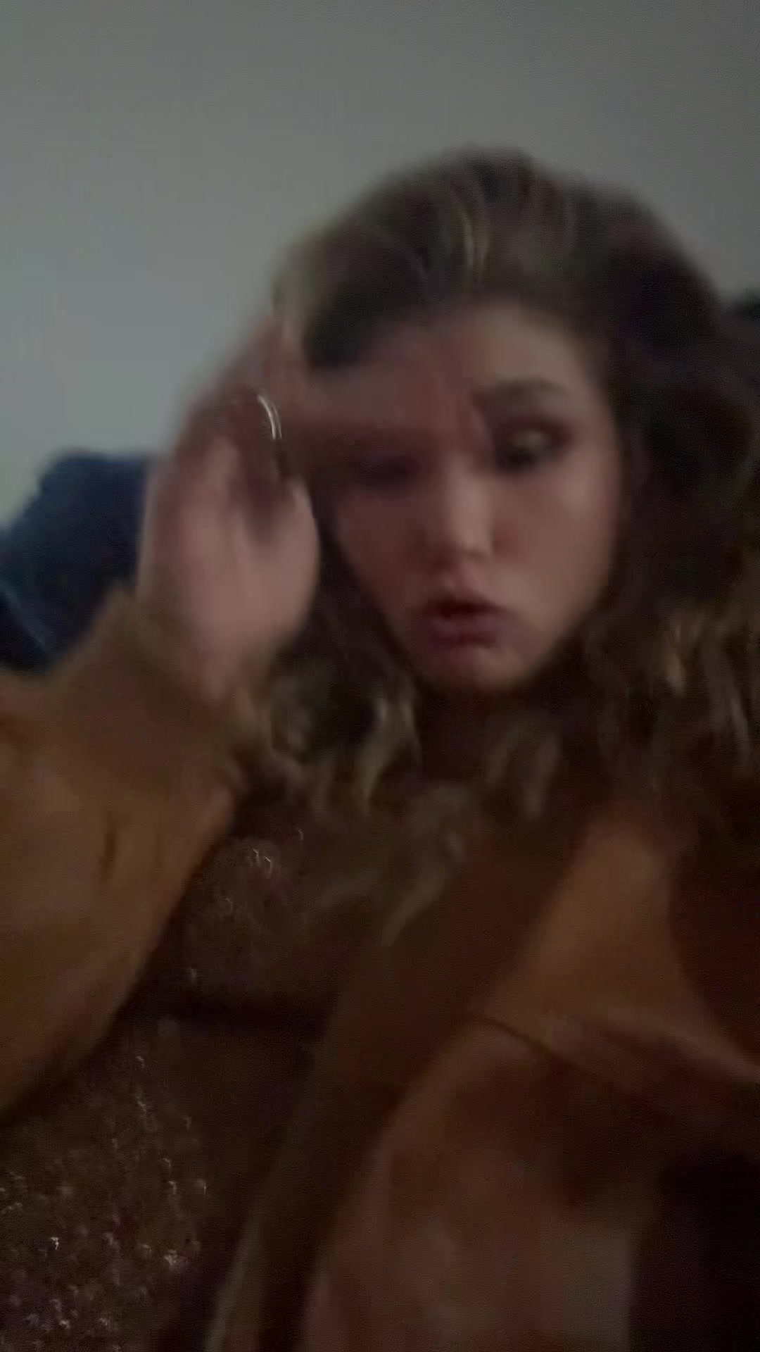 @Bella