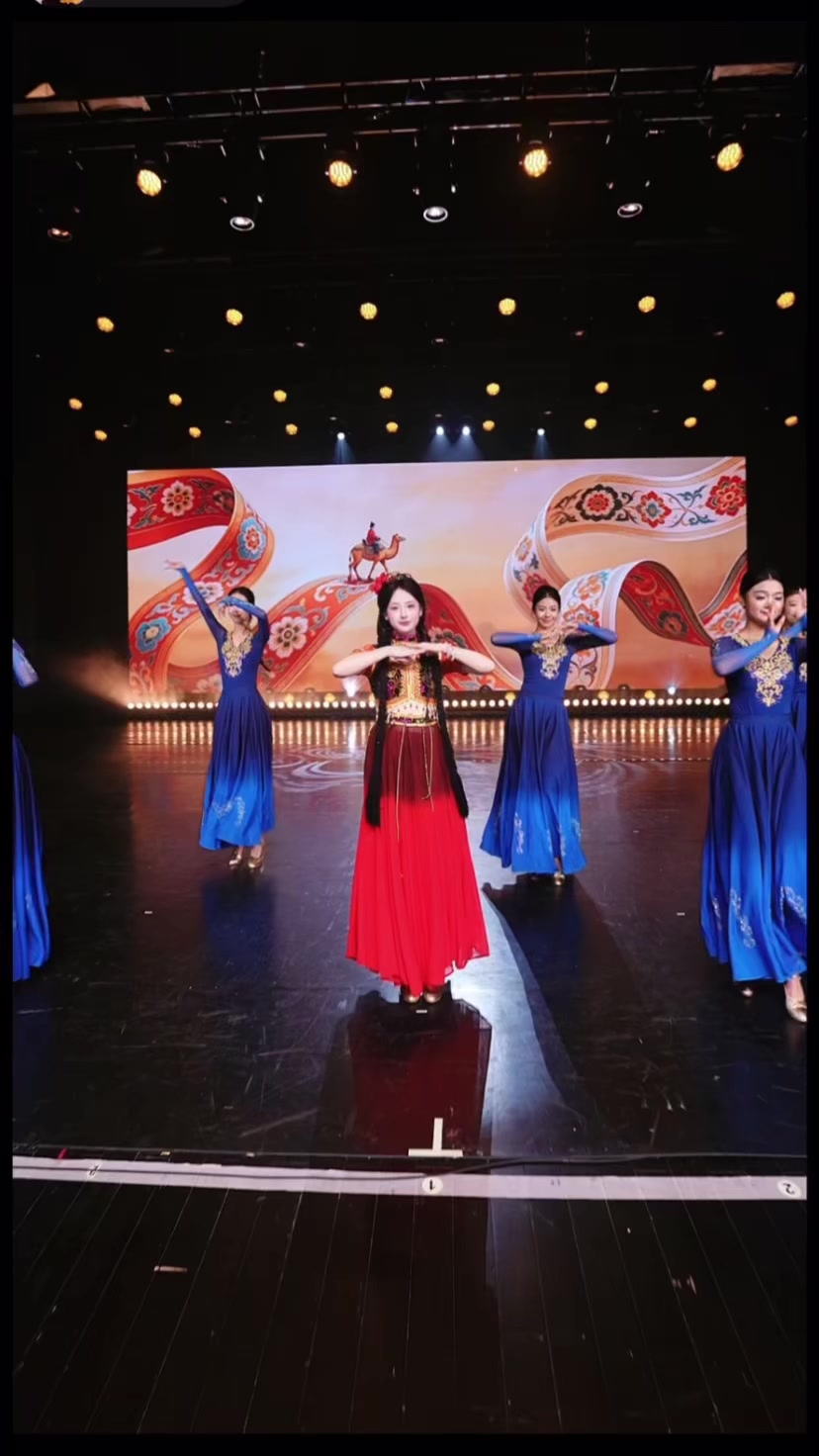 @Trạm IDOL LIVE official