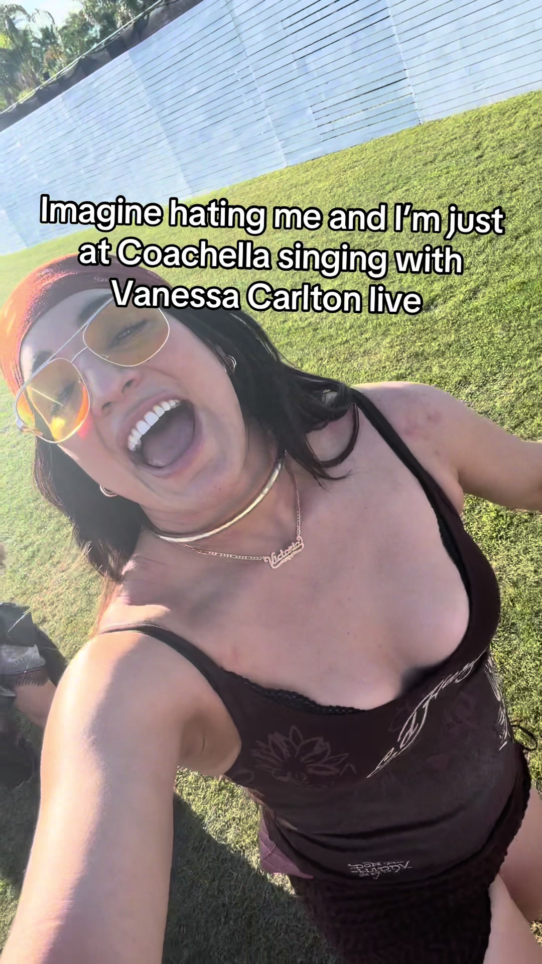 @Victoria/Raquel