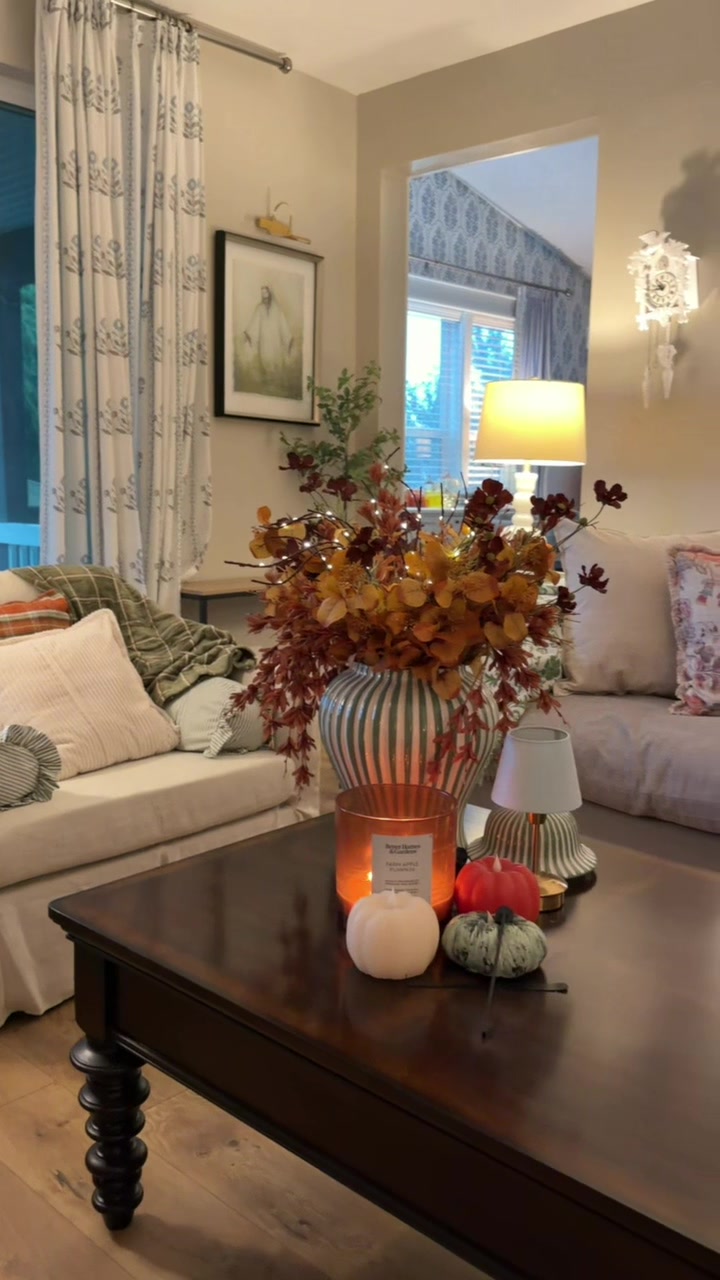 @Crystal | Cozy Home & Holiday