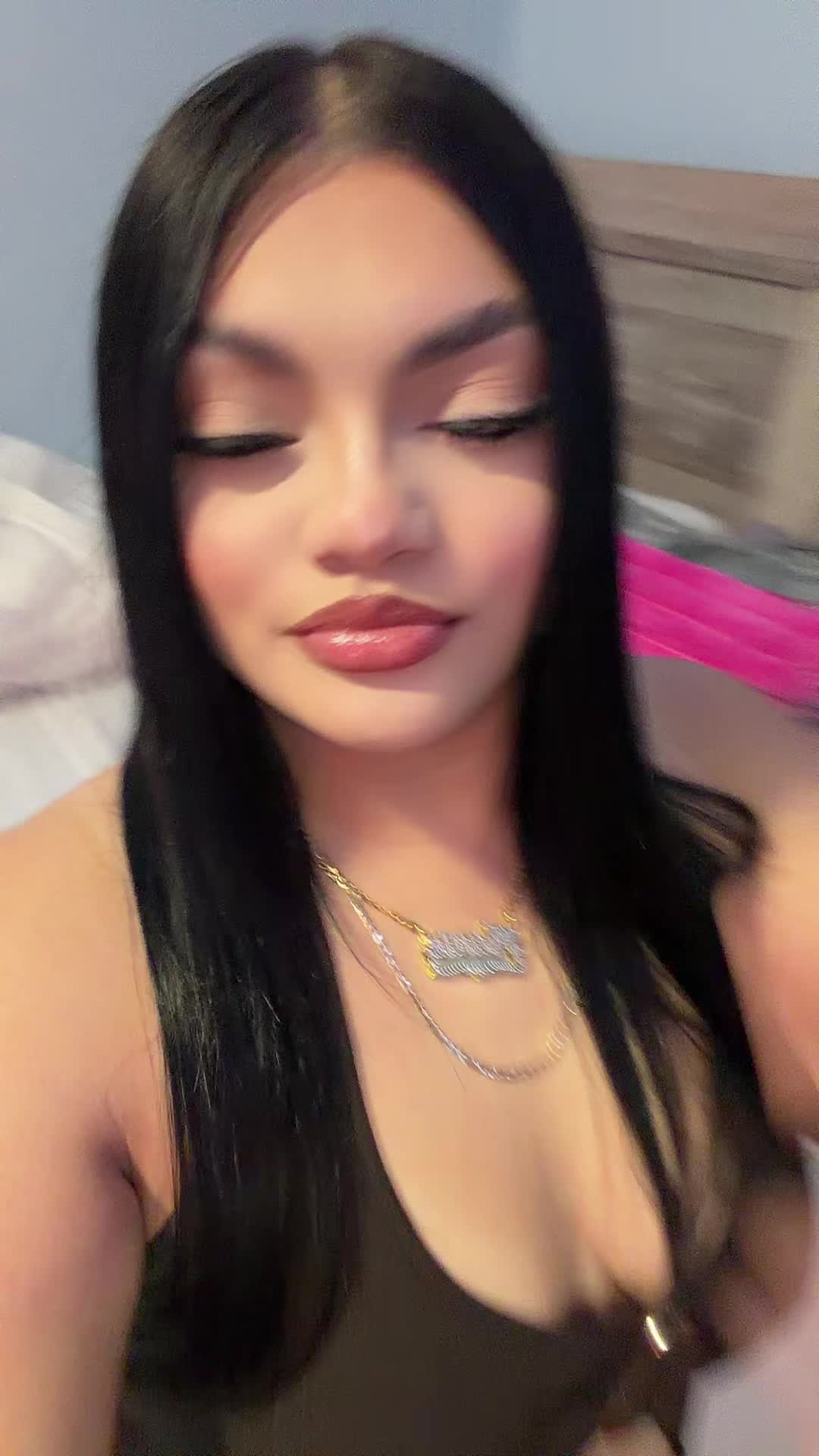 @🫦.