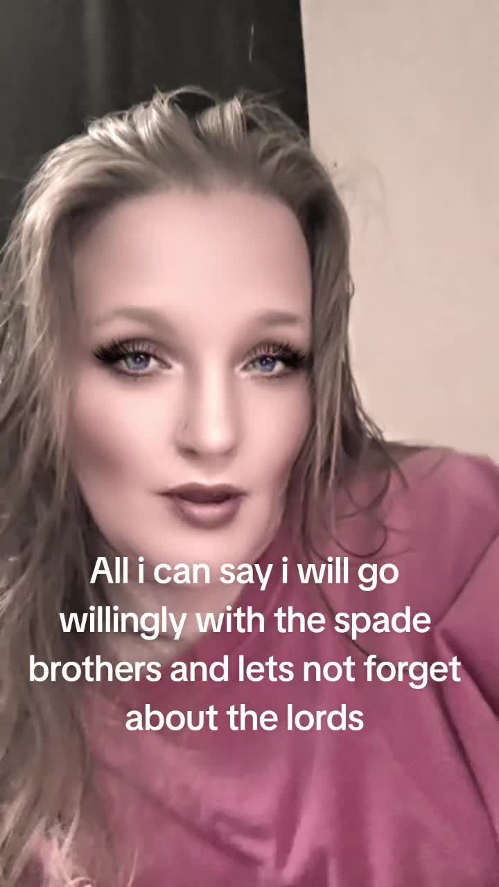 @Sarah🦇 🧛♀️