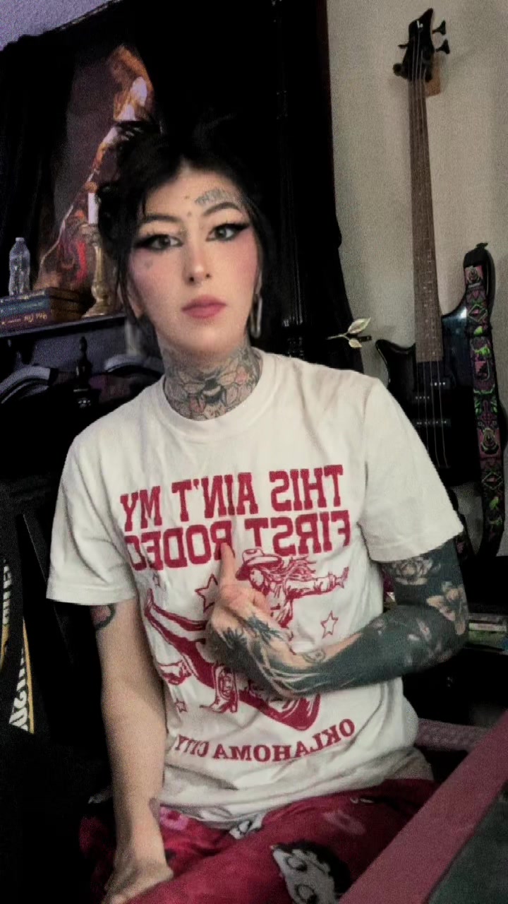 @Shyla🦇