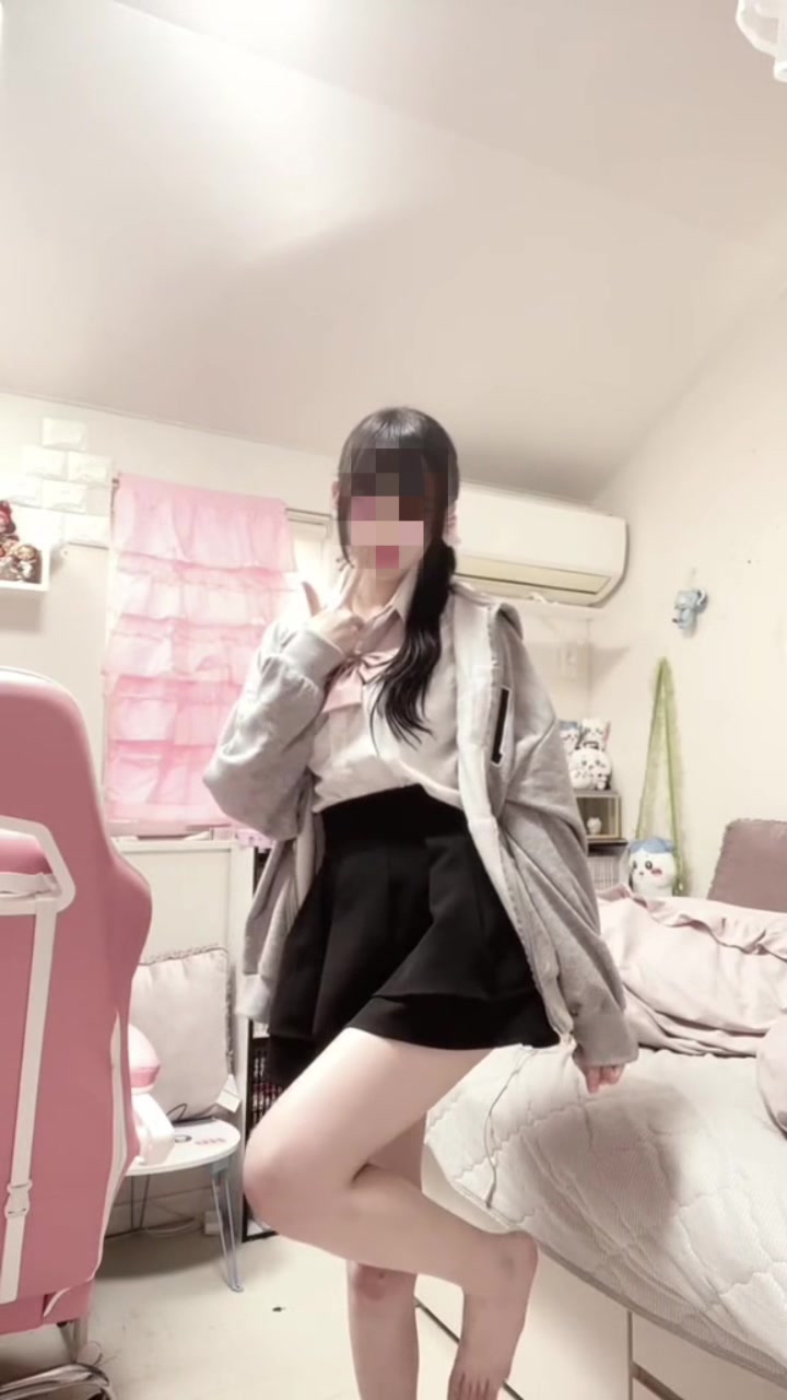 @>⩊<♡
