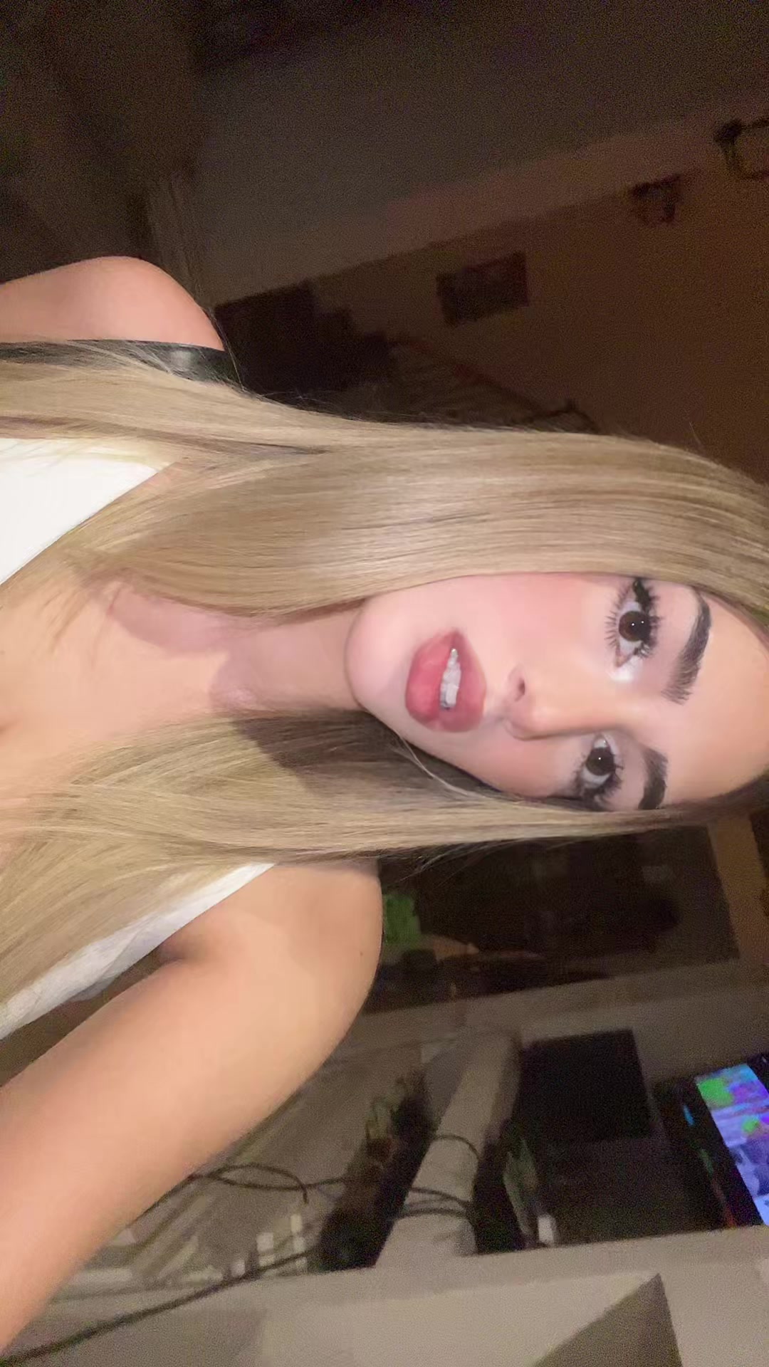 @Abril