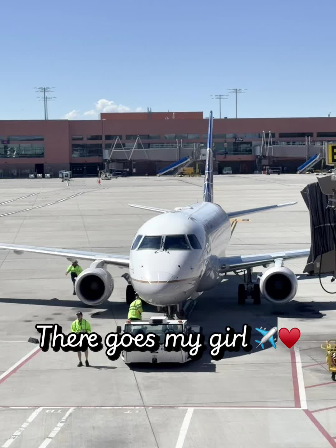 @Christy~✈️🩵