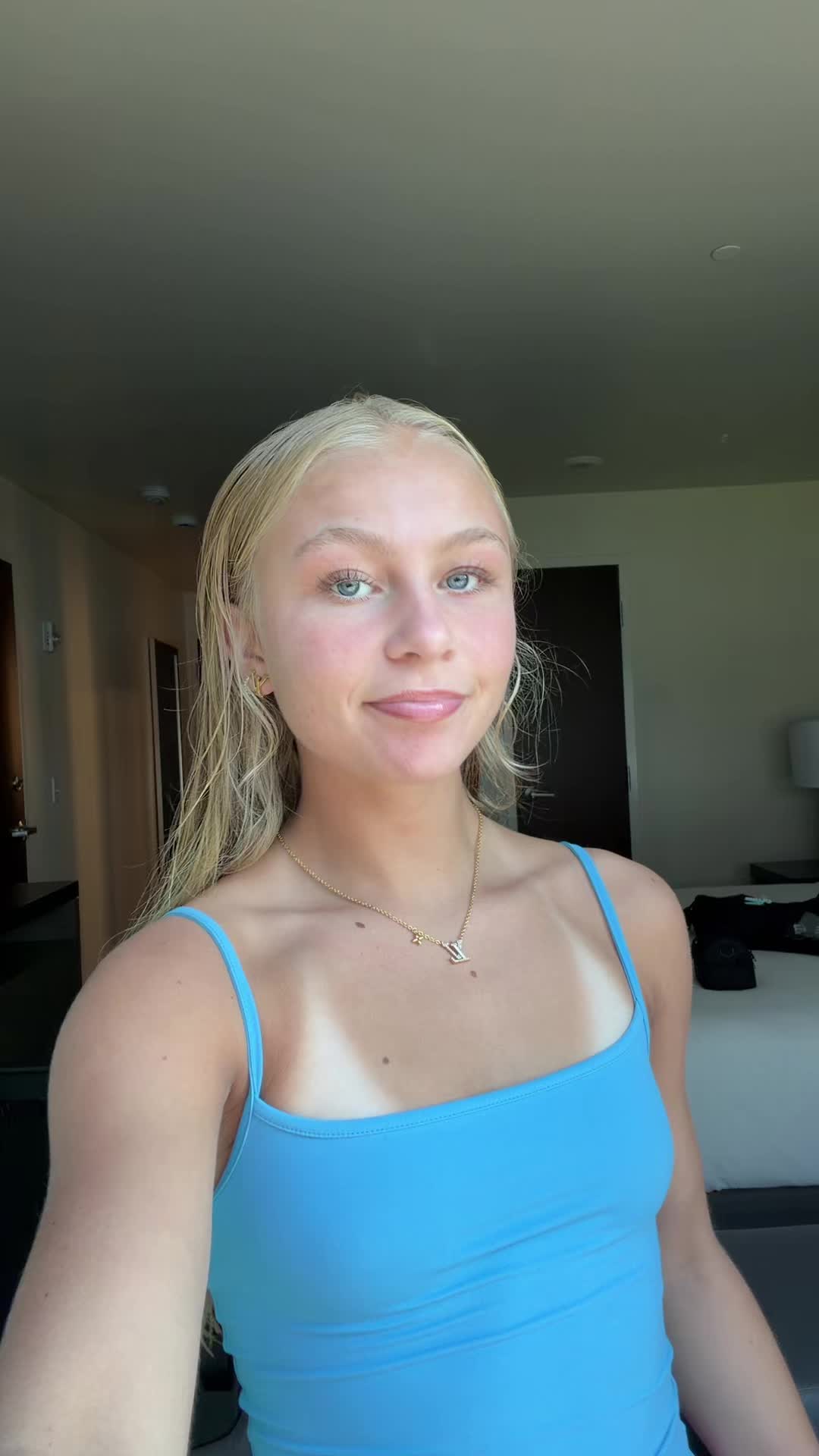 @???