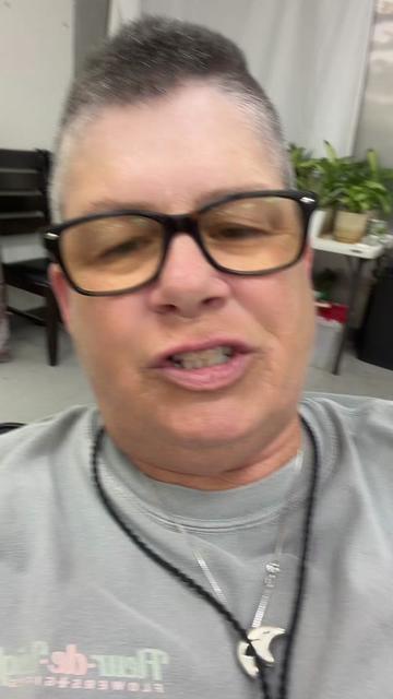 @lauriekinglive