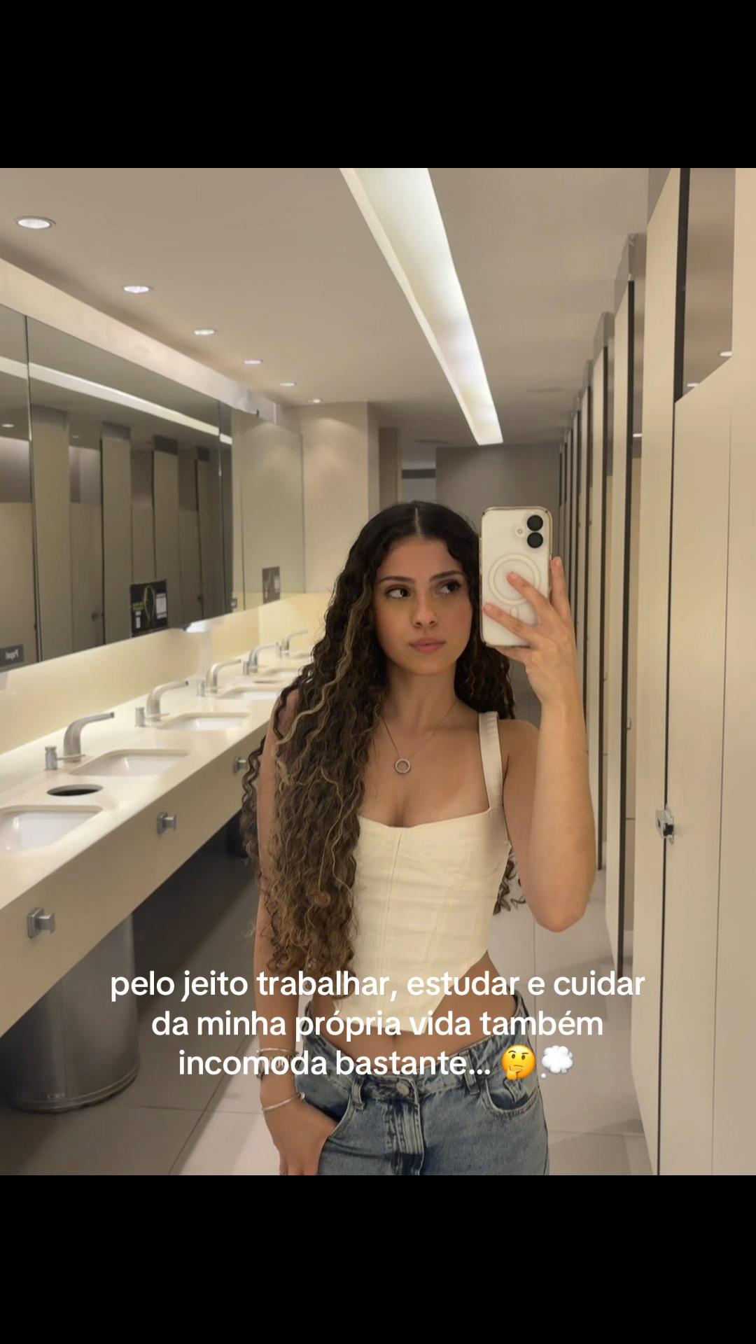 @maduximenes._