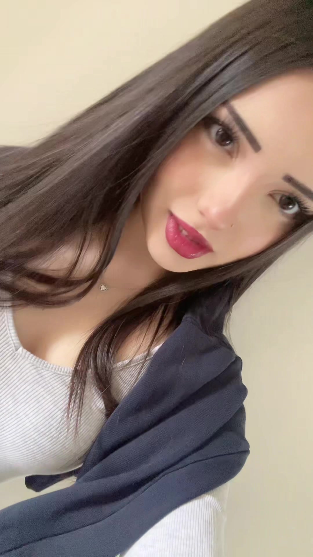 @𝒯