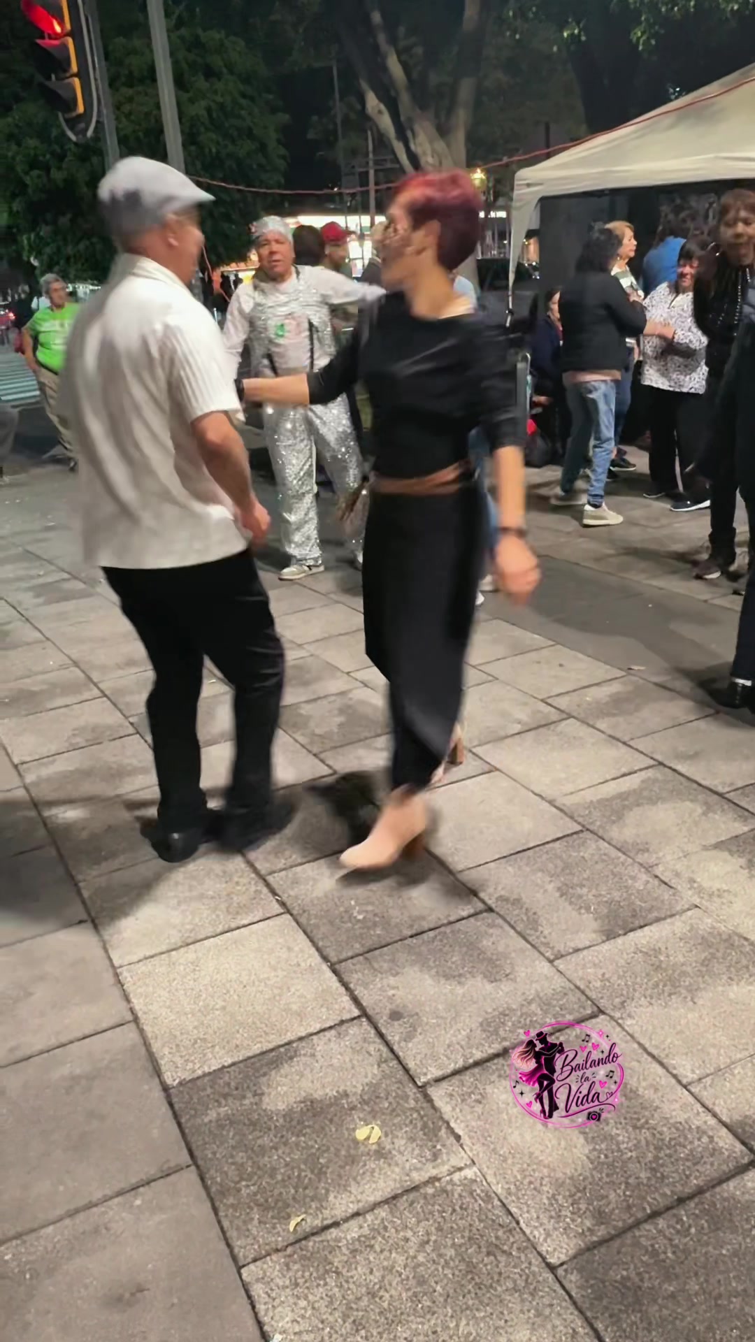 @Bailando la vida