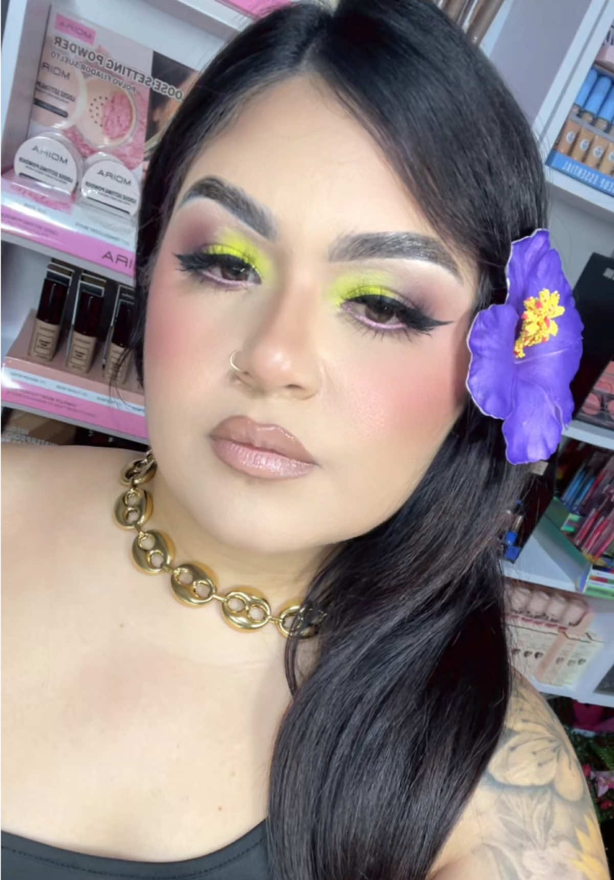 @Curvy beauty