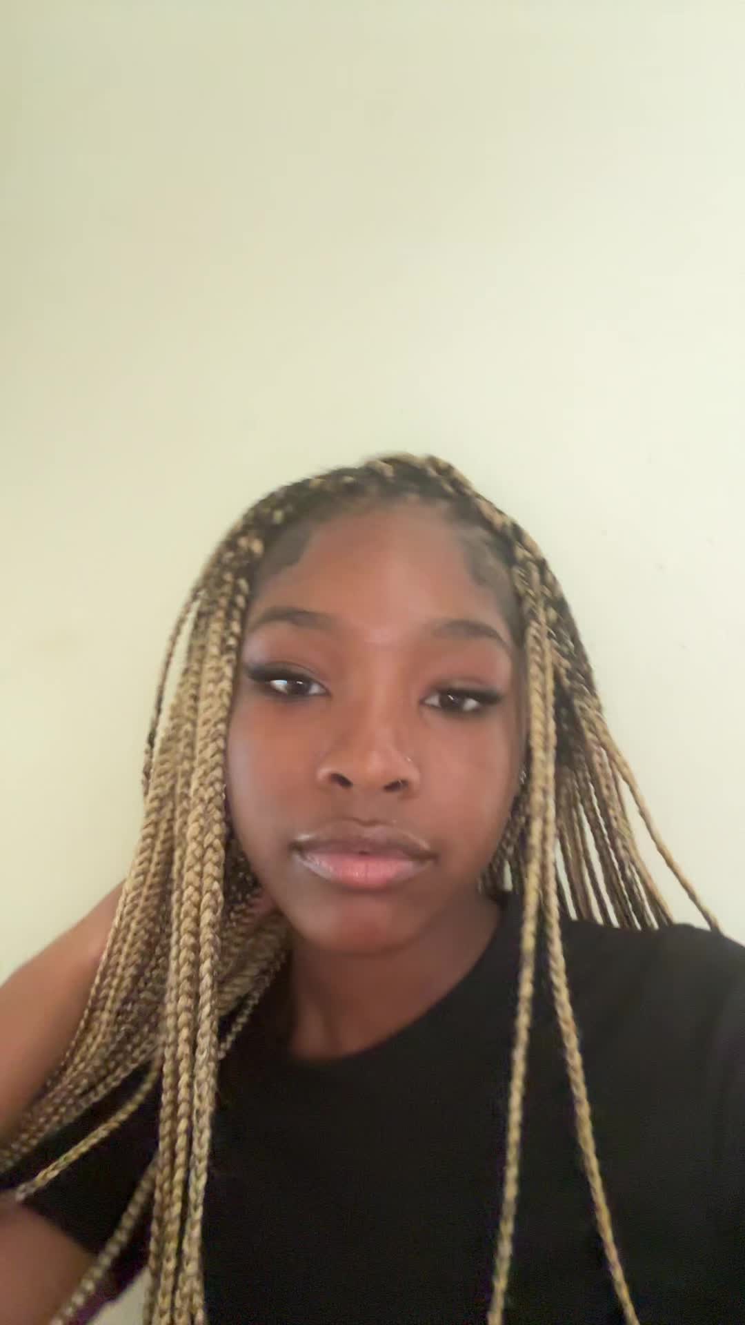 @⃟