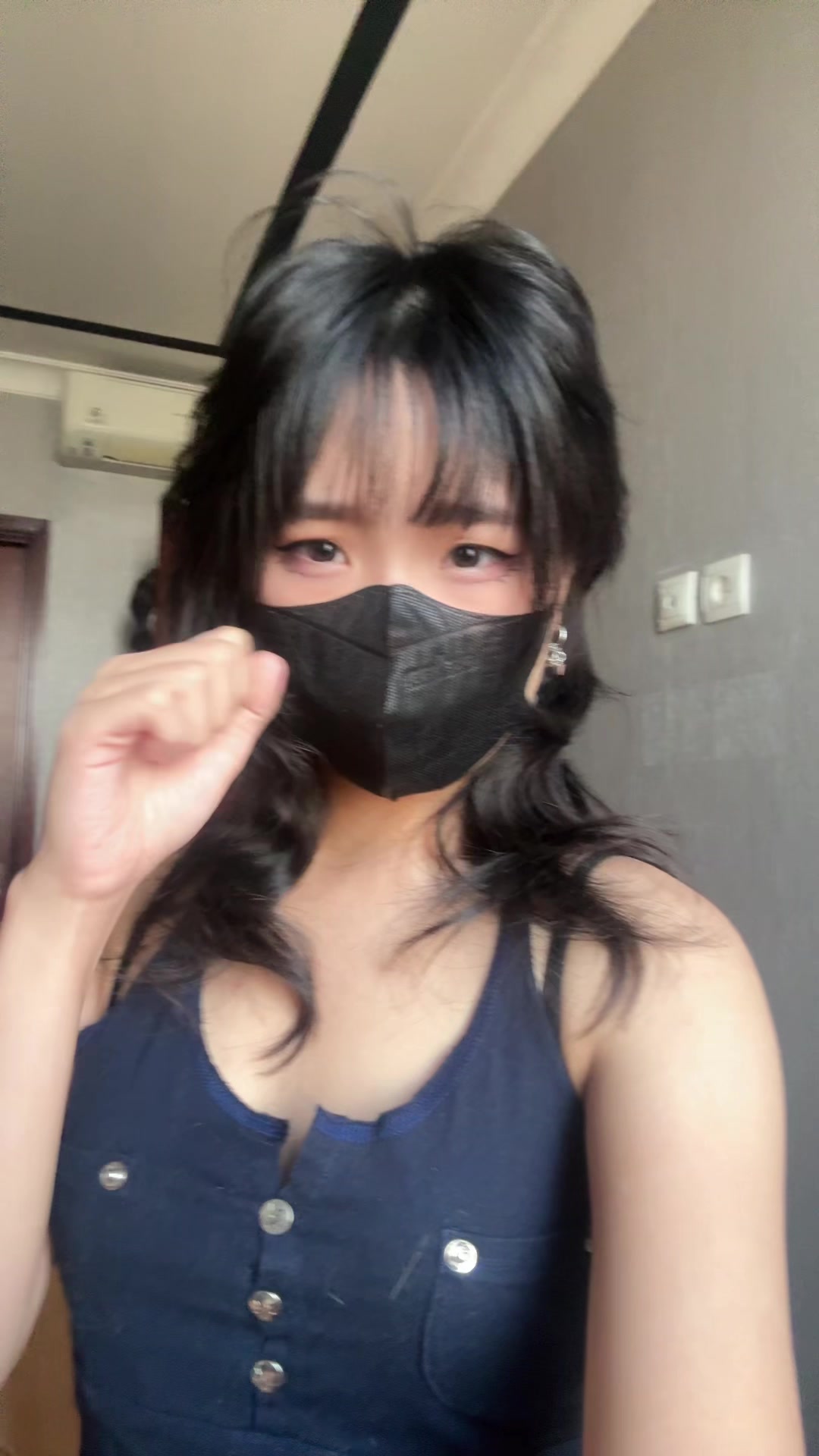 @Kitsunee. 🦊