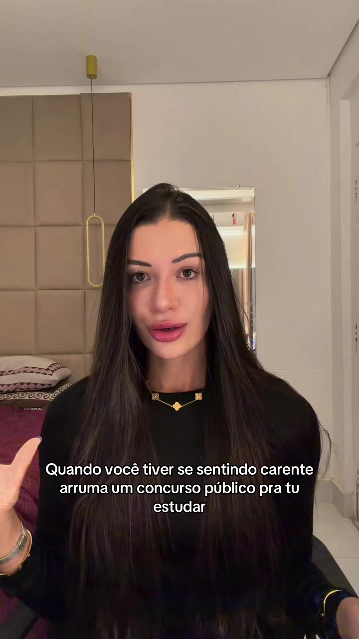 @Vitória Mendes