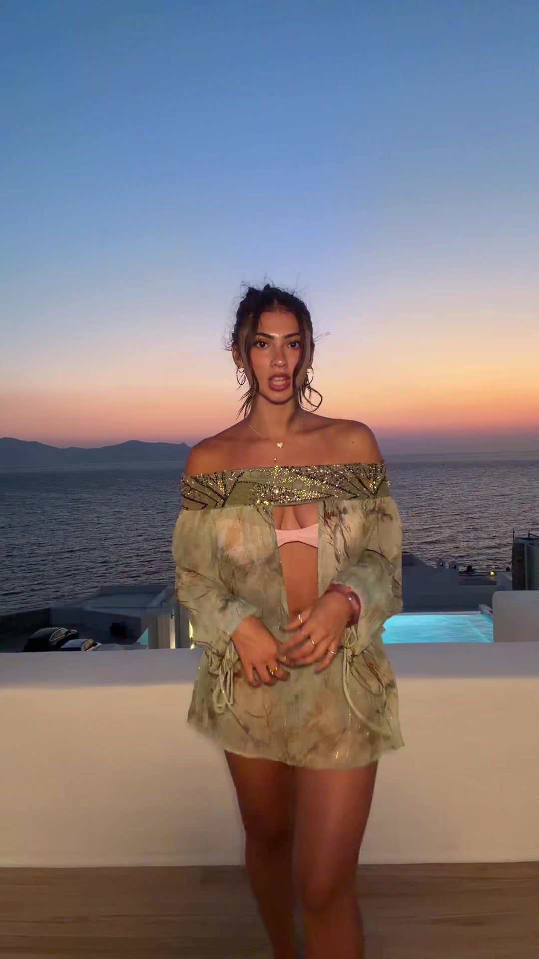 @bella