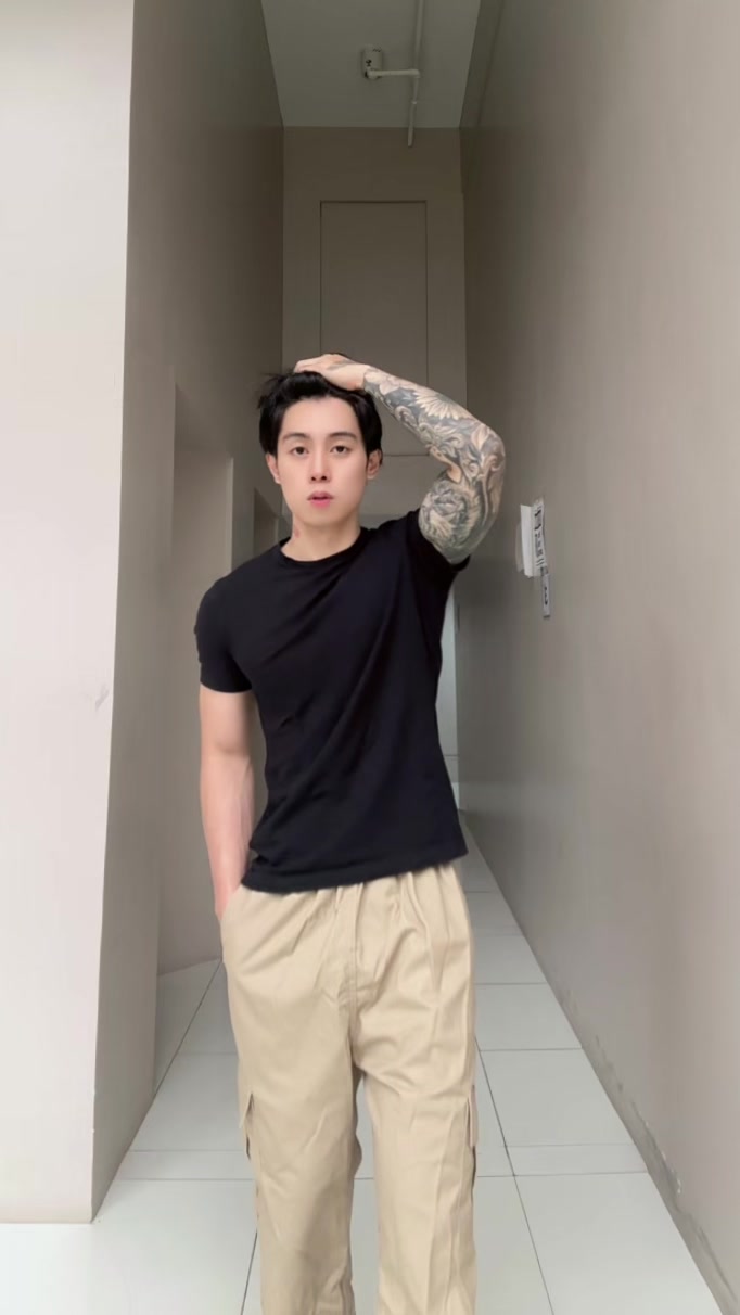 @_chrisvillablanca on IG