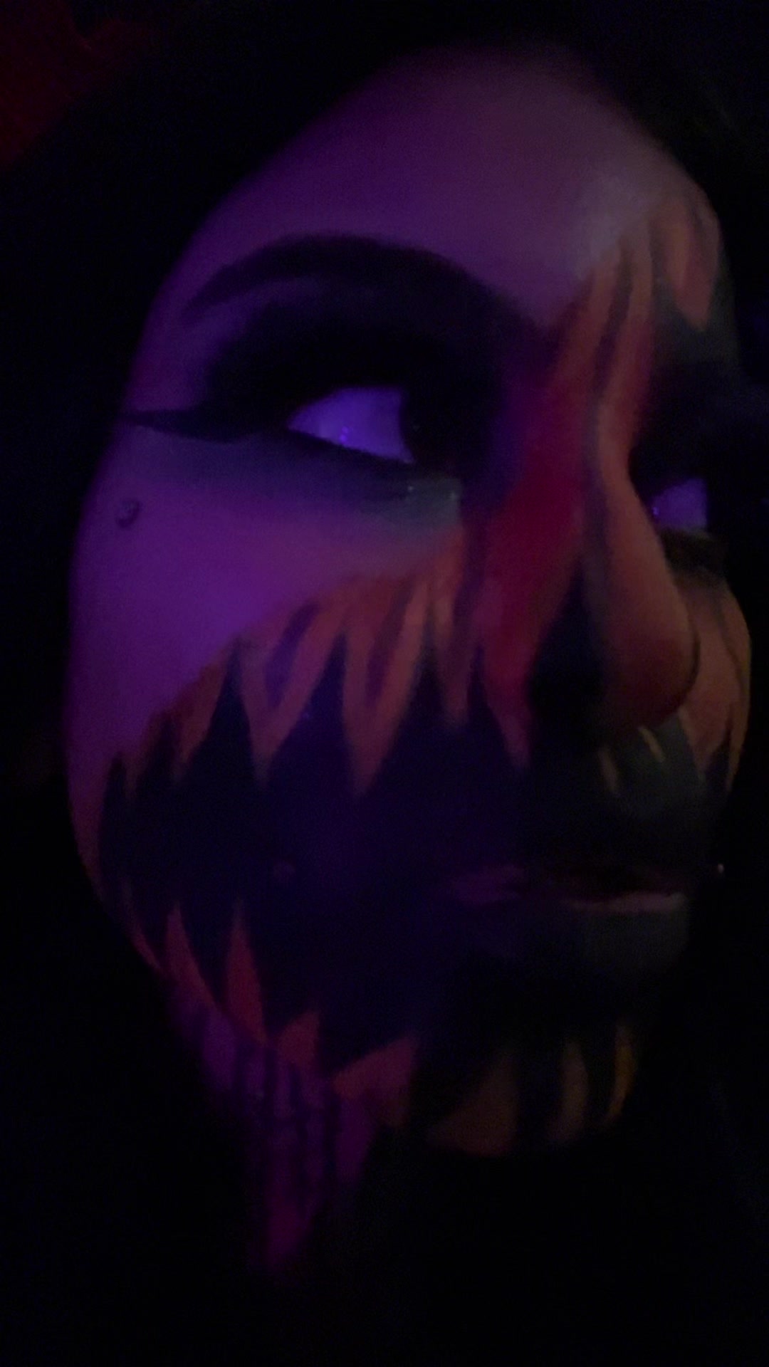 @FREAKSHOW KEEZH🦇