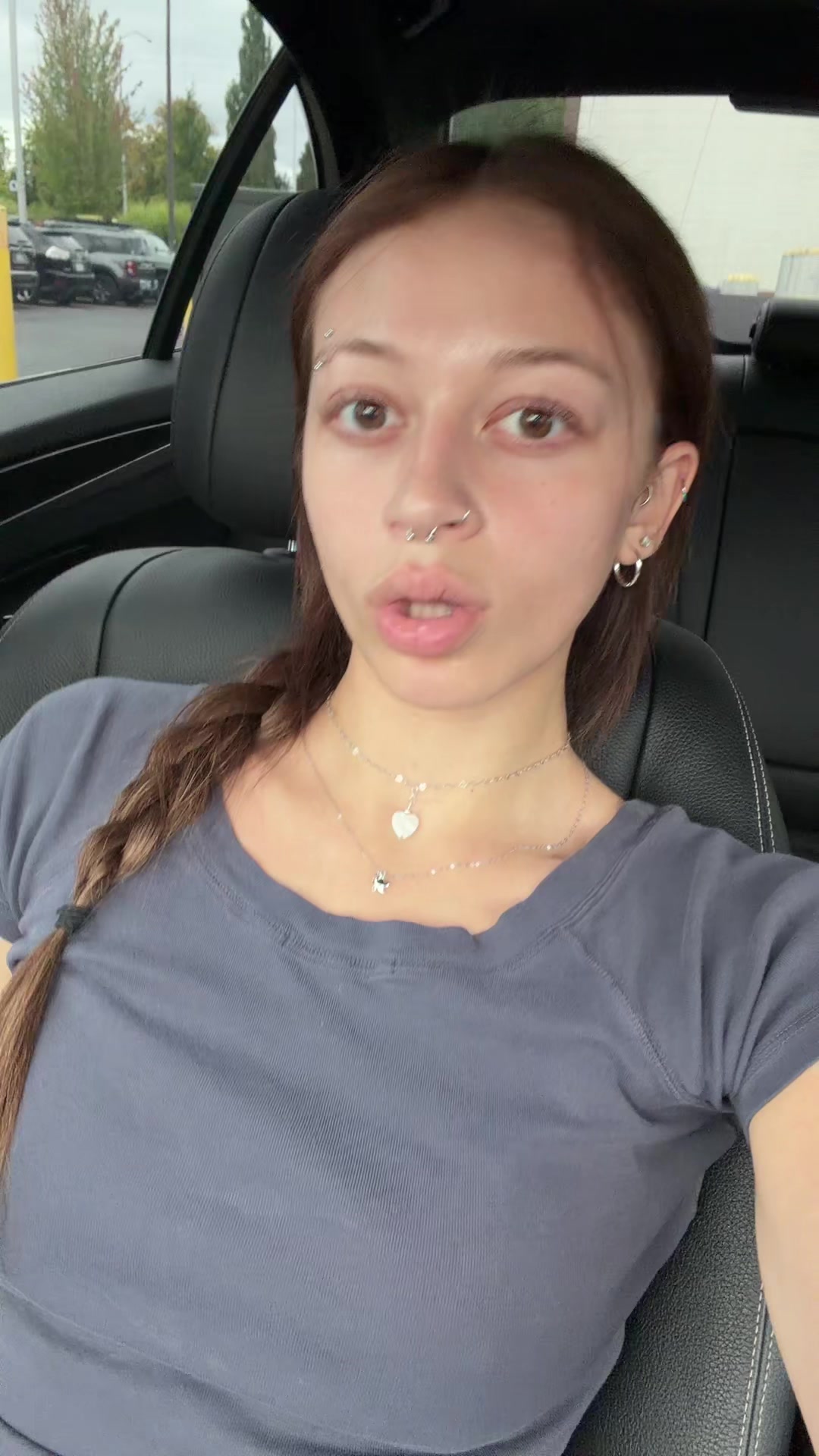 @️