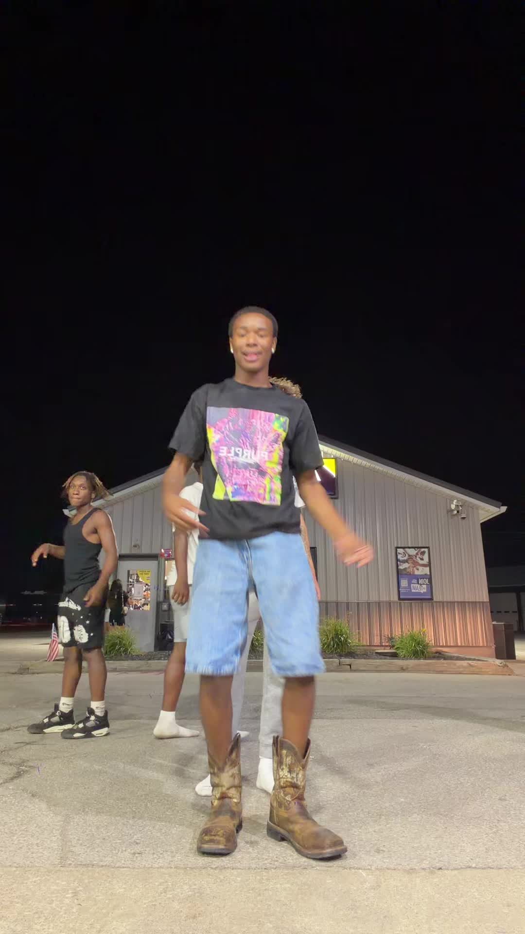 @kiy2reall🕺