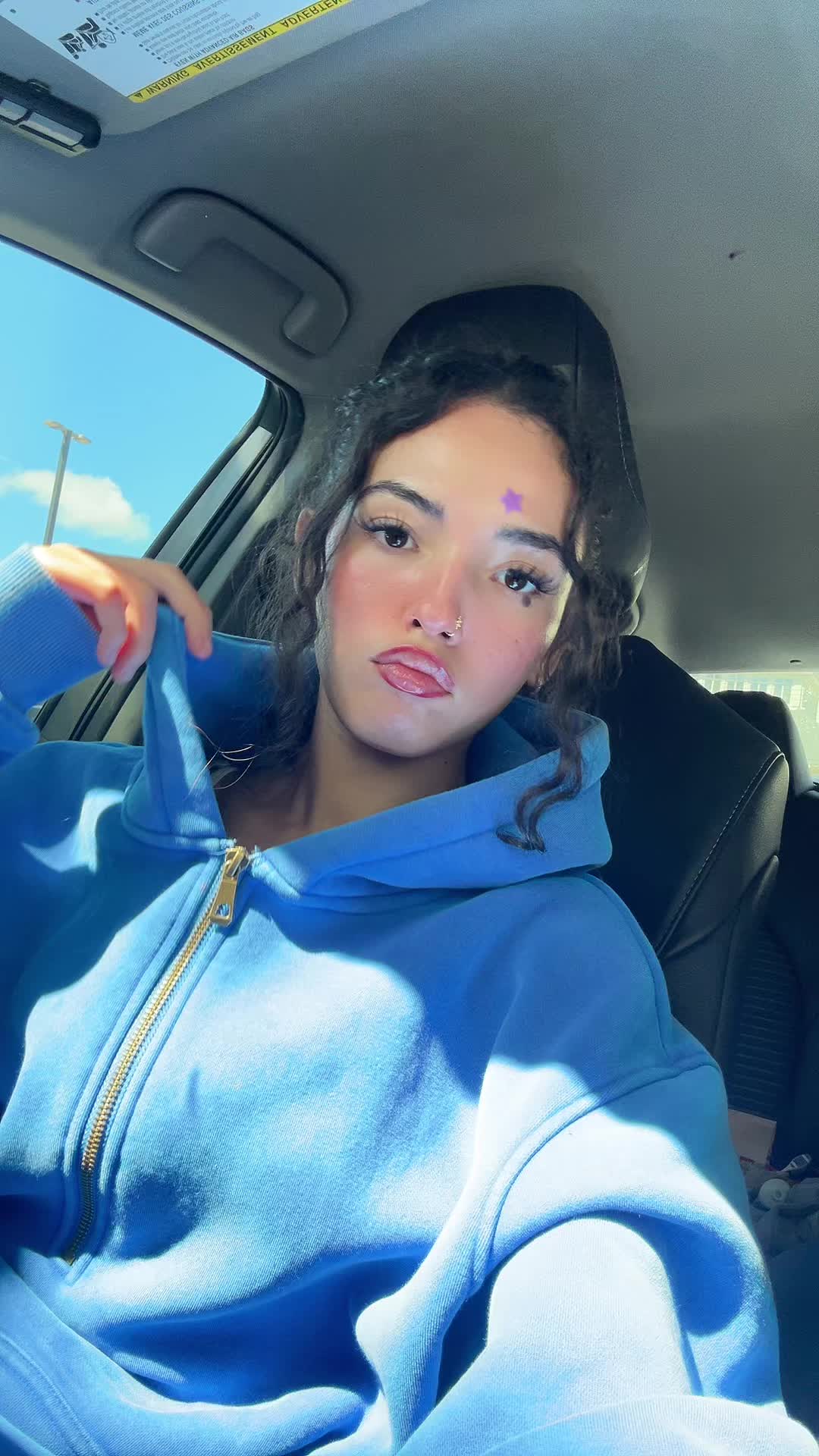 @Heluvs_ari