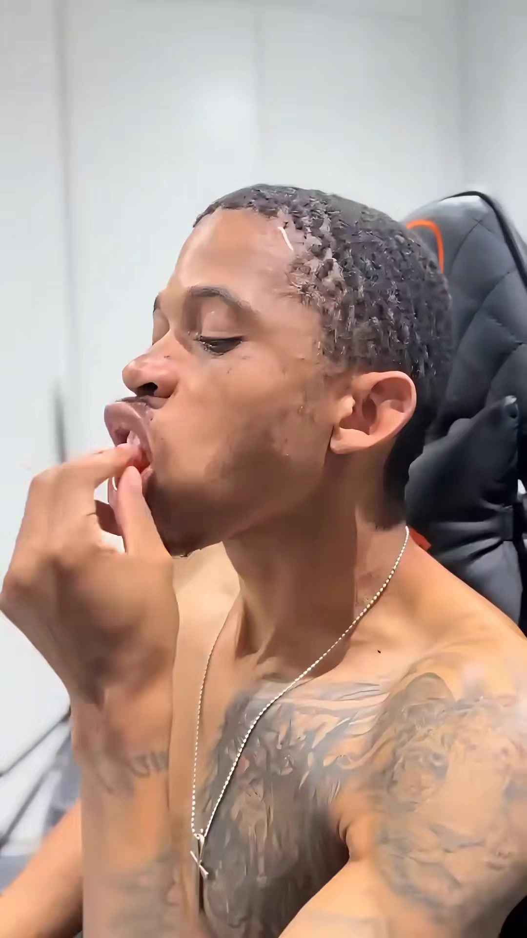 @&Aacute;fricahumor